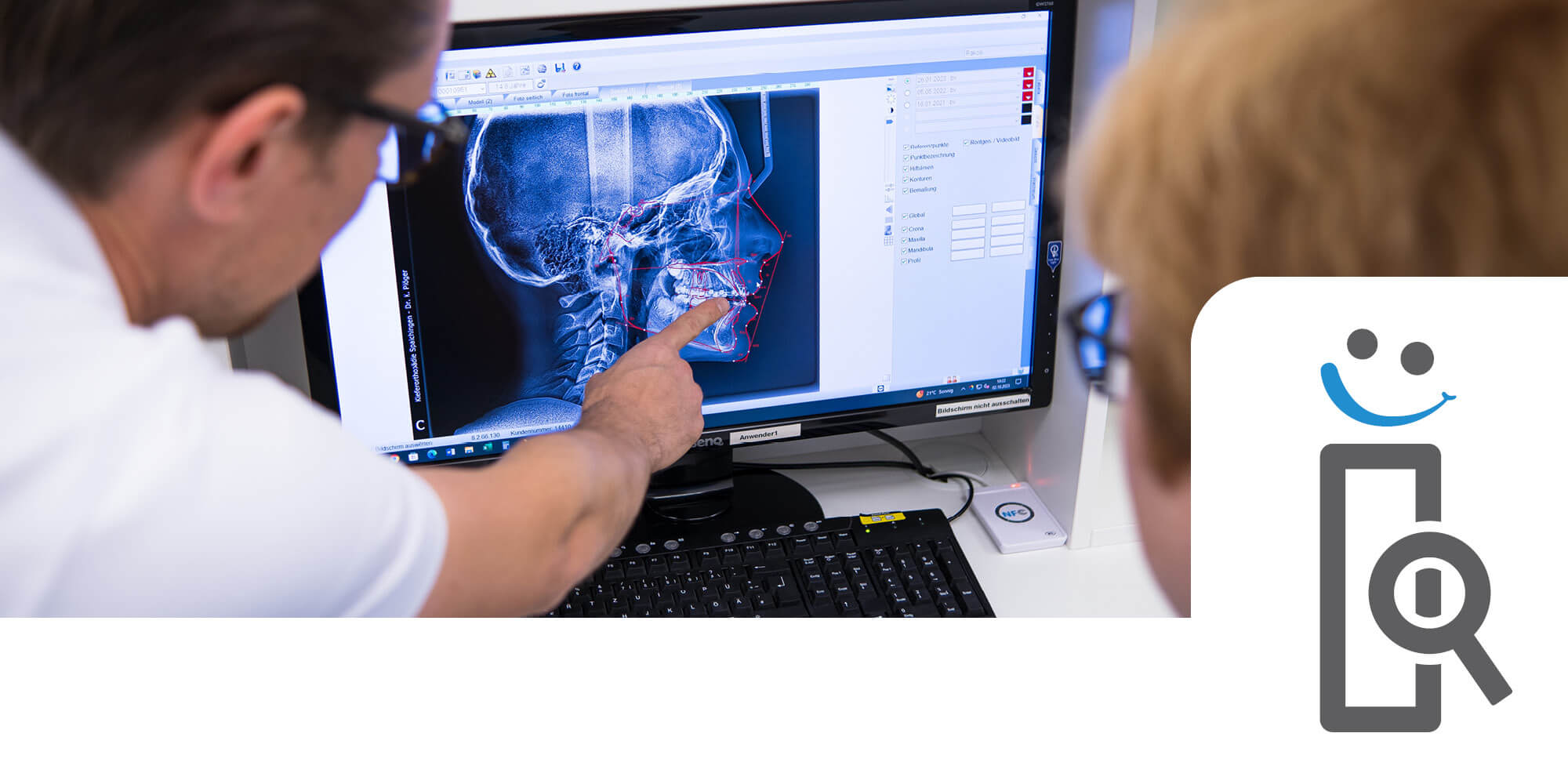 Besprechung einer Diagnose am Monitor.