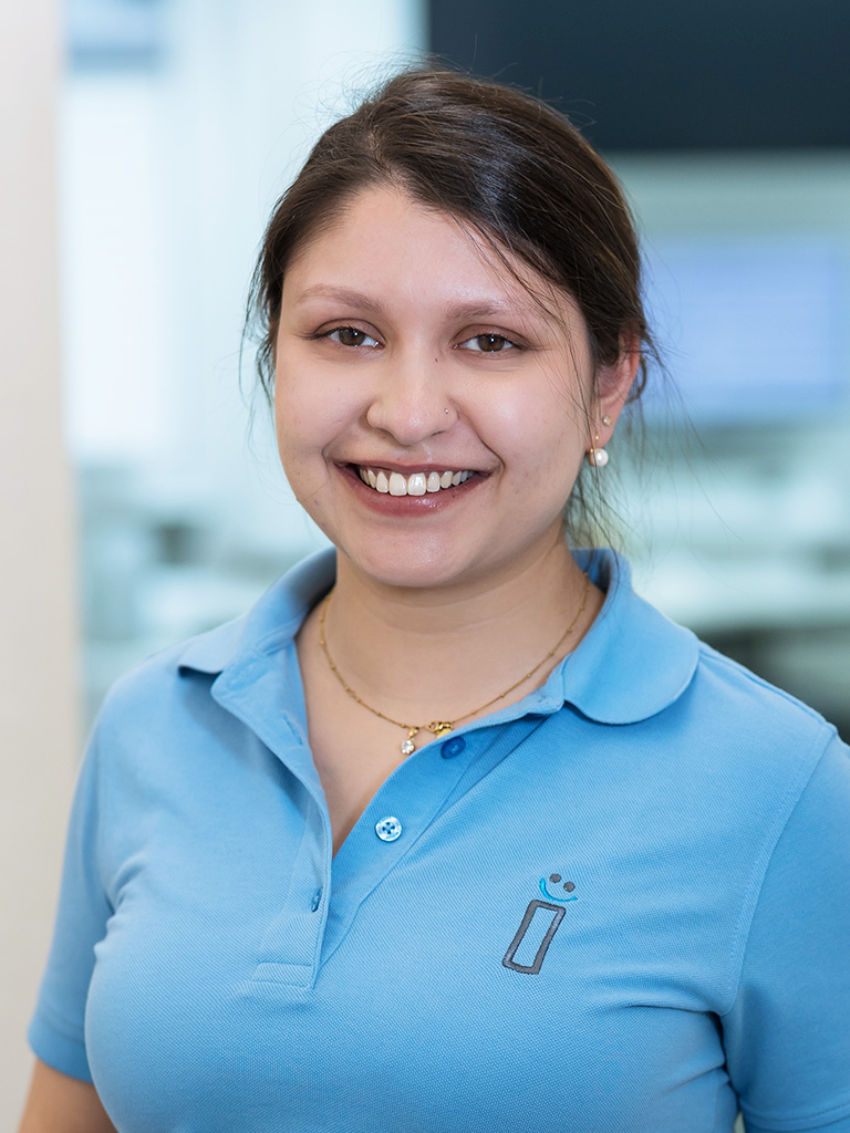 Portrait einer Behandlungsassistenz.